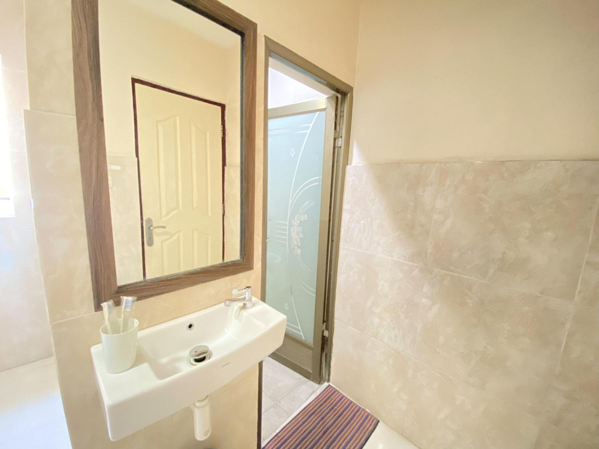Penginapan Star Ambon Mitra Reddoorz Exterior photo